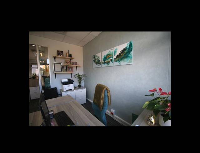 OFFICE FOR SALE IN CASCADES